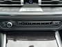 BMW 3-Serie 330i High Executive Automaat | Panoramadak, ACC, Leer, Trekhaak, Apple CarPlay, Stoelverw.- stuurverw., PDC, LED, 19"