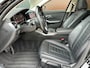 BMW 3-Serie 330i High Executive Automaat | Panoramadak, ACC, Leer, Trekhaak, Apple CarPlay, Stoelverw.- stuurverw., PDC, LED, 19"