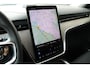 Volvo EX90 Twin Motor Ultra 7p. 111 kWh | Apple Carplay & Android Auto | Bots herkenning en activatie | Buitenspiegels elektrisch inklapbaar | Cruise control adaptief en stuurhulp | Dodehoekdetectie met correctie | Elektrisch verstelbare stoel(en) met geheugen | Kunstlederen bekleding | Panoramadak | Lichtmetalen velgen 21"