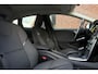 Volvo V40 Cross Country T3 Automaat Edition+ | Afneembare trekhaak | Stoelverwarming | Navigatie | Volvo on Call | Climate control | Parkeersensoren achter | High performance audio | Dealeronderhouden