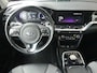 Kia Niro EV e-Niro DynamicLine 64 kWh | SOH 92% | ADAPTIVE CRUISE | CAMERA | PARKEERSENSOREN | NAVI | LMV 17" | APPLE CARPLAY / ANDROID AUTO |