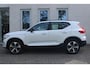 Volvo XC40 B4 Plus Dark | Trekhaak | Verwarmbare voorstoelen, stuurwiel en voorruit | Premium audio by Harman Kardon | Apple carplay/Android auto | Keyless