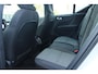 Volvo XC40 B4 Plus Dark | Trekhaak | Verwarmbare voorstoelen, stuurwiel en voorruit | Premium audio by Harman Kardon | Apple carplay/Android auto | Keyless