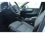 Volvo XC40 B4 Plus Dark | Trekhaak | Verwarmbare voorstoelen, stuurwiel en voorruit | Premium audio by Harman Kardon | Apple carplay/Android auto | Keyless