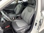 Kia Niro EV DynamicLine 64.8 kWh 204pk | SOH 100% | Carplay | Camera | Trekhaak | Halfleder | Adaptive Cruise | DAB | Navigatie | Keyless entry | Climate control | Regensensor