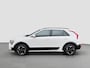 Kia Niro EV DynamicLine 64.8 kWh 204pk | SOH 100% | Carplay | Camera | Trekhaak | Halfleder | Adaptive Cruise | DAB | Navigatie | Keyless entry | Climate control | Regensensor