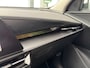 Kia Niro EV DynamicLine 64.8 kWh 204pk | SOH 100% | Carplay | Camera | Trekhaak | Halfleder | Adaptive Cruise | DAB | Navigatie | Keyless entry | Climate control | Regensensor
