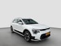 Kia Niro EV DynamicLine 64.8 kWh 204pk | SOH 100% | Carplay | Camera | Trekhaak | Halfleder | Adaptive Cruise | DAB | Navigatie | Keyless entry | Climate control | Regensensor