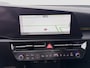 Kia Niro EV DynamicLine 64.8 kWh 204pk | SOH 100% | Carplay | Camera | Trekhaak | Halfleder | Adaptive Cruise | DAB | Navigatie | Keyless entry | Climate control | Regensensor