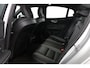 Volvo S60 2.0 T4 R-Design | Dealer Onderhouden! | Trekhaak | Open Dak | Memory Zetels | LED | Stoel/Stuurverwarming | Clima | Camera | Parkeersensoren V+A | Leder