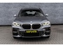 BMW X1 xDrive25e High Executive | M-Sport | Plug-in Hybrid (PHEV) | Panoramadak | LED Koplampen Adaptief | Cruise Control Adaptief | Achteruitrijcamera | Parkeerassistent | Head-up Display | Sportstoelen | Keyless Entry | Elektrische Achterklep | Navigatie