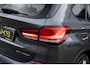 BMW X1 xDrive25e High Executive | M-Sport | Plug-in Hybrid (PHEV) | Panoramadak | LED Koplampen Adaptief | Cruise Control Adaptief | Achteruitrijcamera | Parkeerassistent | Head-up Display | Sportstoelen | Keyless Entry | Elektrische Achterklep | Navigatie