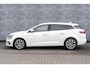 Renault Megane Estate 1.3 TCe 140 EDC Intens | Head-up Display | Achteruitrijcamera | Parkeersensoren | LED Koplampen | Climate Control | Cruise Control | Keyless Entry | Navigatie 9,3 inch | Apple Carplay | Android Auto