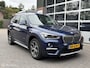 BMW X1 xDrive20i High Executive|Pano|Sportleer|Afneembare Trekhk|Harman Kardon|HUD|Camera.