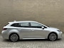 Toyota Corolla Touring Sports 1.2 Turbo Dynamic | Trekhaak afneembaar | Lederen bekleding | Stoelverwarming | Navigatie | Apple CarPlay | Camera | LED | DAB | Adaptieve cruise | Lane assist | Volledig onderhouden