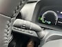 Toyota C-HR / C-HR+ 2.0 Plug-in Hybrid 220 Dynamic dodehoekdetectie / stoelverwarming / stuurwielverwarming / parkeersensoren voor + achter / Navigatie / Apple Carplay / Android Auto / parkeercamera / 10 jaar Toyota garantie / rijklaarprijs incl. Toyota Pechhulppas