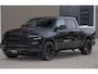 Dodge Ram BEAST | LIMITED 5.7 V8 HEMI | €69950,- excl | HUD | STRIPING | BREDE WIELEN | BLACK ON BLACK | LUCHTVERING | BOM VOL | DC | CREW CAB DUBBELE CABINE | 5 PERSOONS | GRIJSKENTEKEN |