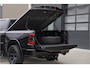 Dodge Ram BEAST | LIMITED 5.7 V8 HEMI | €69950,- excl | HUD | STRIPING | BREDE WIELEN | BLACK ON BLACK | LUCHTVERING | BOM VOL | DC | CREW CAB DUBBELE CABINE | 5 PERSOONS | GRIJSKENTEKEN |