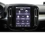 Volvo XC40 B4 Plus Dark | Trekhaak | Verwarmbare voorstoelen en stuurwiel | Premium audio by Harman Kardon | Apple carplay/Android auto | Keyless |