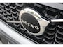 Volvo XC40 B4 Plus Dark | Trekhaak | Verwarmbare voorstoelen en stuurwiel | Premium audio by Harman Kardon | Apple carplay/Android auto | Keyless |
