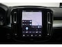 Volvo XC40 B4 Plus Dark | Trekhaak | Verwarmbare voorstoelen en stuurwiel | Premium audio by Harman Kardon | Apple carplay/Android auto | Keyless |