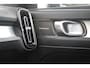 Volvo XC40 B4 Plus Dark | Trekhaak | Verwarmbare voorstoelen en stuurwiel | Premium audio by Harman Kardon | Apple carplay/Android auto | Keyless |