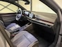 Volkswagen Golf 1.5 eTSI R-Line Pano Virtual Camera IQ Light