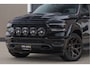 Dodge Ram BLACK OPS | 5.7 V8 HEMI | WIDEBODY HULK | OPEN UITLAAT KLEP | ZEER DIK | DUBBELE CABINE | DC | 5 PERSOONS | GRIJS KENETEKEN | EXTRA BREDE WIELEN IN HET BRONS | MEGA DIK | 3500KG TREKVERMOGEN |