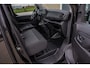 Opel Vivaro BLACK OPS | GEHEEL COMPLEET | HOUTEN VLOER EN WANDEN 3 PERSSONS | 2 DELIG ACHTER DEUREN | LADE SCHUIF BAK | 2.0D 180 PK S&S L2 H1 | FULL LED | SCHUIF DEUR | GEHEEL ZWART | MOOIE STOERE BUS |