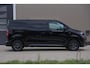 Opel Vivaro BLACK OPS | GEHEEL COMPLEET | HOUTEN VLOER EN WANDEN 3 PERSSONS | 2 DELIG ACHTER DEUREN | LADE SCHUIF BAK | 2.0D 180 PK S&S L2 H1 | FULL LED | SCHUIF DEUR | GEHEEL ZWART | MOOIE STOERE BUS |