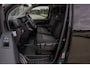 Opel Vivaro BLACK OPS | GEHEEL COMPLEET | HOUTEN VLOER EN WANDEN 3 PERSSONS | 2 DELIG ACHTER DEUREN | LADE SCHUIF BAK | 2.0D 180 PK S&S L2 H1 | FULL LED | SCHUIF DEUR | GEHEEL ZWART | MOOIE STOERE BUS |