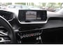 Peugeot e-2008 EV Allure Pack 50 kWh / SoH 91 % / Camera / Keyless / CarPlay / Half Leder / 17'' / Stoelverwarming / DAB / Cruise Control