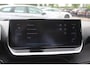 Peugeot e-2008 EV Allure Pack 50 kWh / SoH 91 % / Camera / Keyless / CarPlay / Half Leder / 17'' / Stoelverwarming / DAB / Cruise Control
