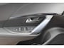 Peugeot e-2008 EV Allure Pack 50 kWh / SoH 91 % / Camera / Keyless / CarPlay / Half Leder / 17'' / Stoelverwarming / DAB / Cruise Control