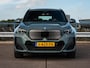 BMW iX1 eDrive20 67 kWh M Sport | SOH 100% | Trekhaak | Harman/Kardon | Keyless | LED | Camera | Navigatie | 18"
