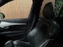 Volvo XC90 T8 AWD Recharge R-Design | Luchtvering | Trekhaak | 360 Camera | Harman Kardon | Schuifdak | Head-Up Display | Adaptieve Cruise Control | Stoel en Stuurwielverwarming | Pilot Assist | BLIS Dode Hoek Detectie | 20 Inch | Full LED Meesturende koplampen | Gelamineerde/geluidwerende zijruiten | Elektrische voorstoelen geheugen | R-Design Leder Contourstoelen met alcantara en wit stiksel en bies | Zitting verlenging voorstoelen | Lederen Dashboard | Keyless Drive | Parkeersensoren voor+achter | Privacy Glass | Elektrisch bedienbare achterklep | Geïntegreerde zongordijnen achterportieren | Geïntegreerd kinderzitje achterin | 7-Persoons | 4-Zone Climate Control | DAB Radio | Apple Carplay/Android Auto | Volvo On Call met mobiele App functie | Onyx Black Metallic |