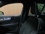 Volvo XC40 T5 Recharge Ultimate Dark | Trekhaak | Schuifdak | Harman Kardon | Parkeercamera | All Season banden | Adaptieve Cruise Control | Pilot Assist | BLIS Dode Hoek Detectie | Bestuurdersstoel elektrisch geheugen | Stoel en Stuurwielverwarming | Privacy Glass | 19 Inch | Passagiersstoel elektrisch | Microtech / alcantara bekleding met wit stiksel en bies | Zitting verlenging voorstoelen | Keyless Drive | Parkeersensoren voor+achter | Privacy Glass | Elektrisch bedienbare achterklep | Climate Control L+R | DAB Radio | Apple Carplay/Android Auto | Volvo On Call met mobiele App functie | Silver Dawn Metallic |