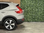 Volvo XC40 T5 Recharge Ultimate Dark | Trekhaak | Schuifdak | Harman Kardon | Parkeercamera | All Season banden | Adaptieve Cruise Control | Pilot Assist | BLIS Dode Hoek Detectie | Bestuurdersstoel elektrisch geheugen | Stoel en Stuurwielverwarming | Privacy Glass | 19 Inch | Passagiersstoel elektrisch | Microtech / alcantara bekleding met wit stiksel en bies | Zitting verlenging voorstoelen | Keyless Drive | Parkeersensoren voor+achter | Privacy Glass | Elektrisch bedienbare achterklep | Climate Control L+R | DAB Radio | Apple Carplay/Android Auto | Volvo On Call met mobiele App functie | Silver Dawn Metallic |