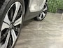 Volvo XC40 T5 Recharge Ultimate Dark | Trekhaak | Schuifdak | Harman Kardon | Parkeercamera | All Season banden | Adaptieve Cruise Control | Pilot Assist | BLIS Dode Hoek Detectie | Bestuurdersstoel elektrisch geheugen | Stoel en Stuurwielverwarming | Privacy Glass | 19 Inch | Passagiersstoel elektrisch | Microtech / alcantara bekleding met wit stiksel en bies | Zitting verlenging voorstoelen | Keyless Drive | Parkeersensoren voor+achter | Privacy Glass | Elektrisch bedienbare achterklep | Climate Control L+R | DAB Radio | Apple Carplay/Android Auto | Volvo On Call met mobiele App functie | Silver Dawn Metallic |
