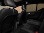 Volvo XC40 T5 Recharge Ultimate Dark | Trekhaak | Schuifdak | Harman Kardon | Parkeercamera | All Season banden | Adaptieve Cruise Control | Pilot Assist | BLIS Dode Hoek Detectie | Bestuurdersstoel elektrisch geheugen | Stoel en Stuurwielverwarming | Privacy Glass | 19 Inch | Passagiersstoel elektrisch | Microtech / alcantara bekleding met wit stiksel en bies | Zitting verlenging voorstoelen | Keyless Drive | Parkeersensoren voor+achter | Privacy Glass | Elektrisch bedienbare achterklep | Climate Control L+R | DAB Radio | Apple Carplay/Android Auto | Volvo On Call met mobiele App functie | Silver Dawn Metallic |