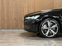 Volvo V60 T6 AWD Recharge Plus Dark | Schuifdak | Adaptieve Cruise Control | Stoelverwarming voor+achter | Stuurwielverwarming | Parkeercamera | Pilot Assist | BLIS Dode Hoek Detectie | Elektrische voorstoelen geheugen | Lederen bekleding | Zitting verlenging voorstoelen | 19 Inch | Google Infotainment | Keyless Drive | Parkeersensoren voor+achter | Privacy Glass | Elektrisch bedienbare achterklep | DAB Radio | Apple Carplay/Android Auto | Volvo On Call met mobiele App functie | Onyx Black Metallic |