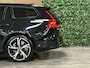 Volvo V60 T6 AWD Recharge Plus Dark | Schuifdak | Adaptieve Cruise Control | Stoelverwarming voor+achter | Stuurwielverwarming | Parkeercamera | Pilot Assist | BLIS Dode Hoek Detectie | Elektrische voorstoelen geheugen | Lederen bekleding | Zitting verlenging voorstoelen | 19 Inch | Google Infotainment | Keyless Drive | Parkeersensoren voor+achter | Privacy Glass | Elektrisch bedienbare achterklep | DAB Radio | Apple Carplay/Android Auto | Volvo On Call met mobiele App functie | Onyx Black Metallic |