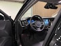 Volvo V60 T6 AWD Recharge Plus Dark | Schuifdak | Adaptieve Cruise Control | Stoelverwarming voor+achter | Stuurwielverwarming | Parkeercamera | Pilot Assist | BLIS Dode Hoek Detectie | Elektrische voorstoelen geheugen | Lederen bekleding | Zitting verlenging voorstoelen | 19 Inch | Google Infotainment | Keyless Drive | Parkeersensoren voor+achter | Privacy Glass | Elektrisch bedienbare achterklep | DAB Radio | Apple Carplay/Android Auto | Volvo On Call met mobiele App functie | Onyx Black Metallic |