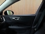 Volvo V60 T6 AWD Recharge Plus Dark | Schuifdak | Adaptieve Cruise Control | Stoelverwarming voor+achter | Stuurwielverwarming | Parkeercamera | Pilot Assist | BLIS Dode Hoek Detectie | Elektrische voorstoelen geheugen | Lederen bekleding | Zitting verlenging voorstoelen | 19 Inch | Google Infotainment | Keyless Drive | Parkeersensoren voor+achter | Privacy Glass | Elektrisch bedienbare achterklep | DAB Radio | Apple Carplay/Android Auto | Volvo On Call met mobiele App functie | Onyx Black Metallic |
