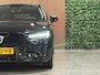 Volvo V60 T6 AWD Recharge Plus Dark | Schuifdak | Adaptieve Cruise Control | Stoelverwarming voor+achter | Stuurwielverwarming | Parkeercamera | Pilot Assist | BLIS Dode Hoek Detectie | Elektrische voorstoelen geheugen | Lederen bekleding | Zitting verlenging voorstoelen | 19 Inch | Google Infotainment | Keyless Drive | Parkeersensoren voor+achter | Privacy Glass | Elektrisch bedienbare achterklep | DAB Radio | Apple Carplay/Android Auto | Volvo On Call met mobiele App functie | Onyx Black Metallic |