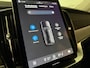 Volvo XC90 T8 AWD Recharge Ultra Dark | Full Option! | Bowers & Wilkins | Luchtvering | Stoelventilatie | Trekhaak | All Season banden | 360 Camera | Head-Up Display | Stoelmassage | 455pk | Adaptieve Cruise Control | Stoelverwarming voor+achter | Stuurwielverwarming | Schuifdak | 21 Inch | Full LED Matrix Meesturende koplampen | Gelamineerde/geluidwerende zijruiten | Pilot Assist | BLIS Dode Hoek Detectie | Alcantara hemelbekleding | Lederen handgrepen en zonnekleppen | Elektrische voorstoelen geheugen | Nappa Lederen bekleding | Zitting verlenging voorstoelen | Lederen Dashboard | Google Infotainment | Keyless Drive | Parkeersensoren voor+achter | Elektrisch bedienbare achterklep | Geïntegreerde zongordijnen achterportieren | Geïntegreerd kinderzitje achterin | Verlichte instaplijsten | 7-Persoons | 4-Zone Climate Control | DAB Radio | Apple Carplay/Android Auto | Alarm Klasse III | Draadloos telefoon opladen | Volvo On Call met mobiele App functie | Onyx Black Metallic |