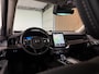Volvo XC90 T8 AWD Recharge Ultra Dark | Full Option! | Bowers & Wilkins | Luchtvering | Stoelventilatie | Trekhaak | All Season banden | 360 Camera | Head-Up Display | Stoelmassage | 455pk | Adaptieve Cruise Control | Stoelverwarming voor+achter | Stuurwielverwarming | Schuifdak | 21 Inch | Full LED Matrix Meesturende koplampen | Gelamineerde/geluidwerende zijruiten | Pilot Assist | BLIS Dode Hoek Detectie | Alcantara hemelbekleding | Lederen handgrepen en zonnekleppen | Elektrische voorstoelen geheugen | Nappa Lederen bekleding | Zitting verlenging voorstoelen | Lederen Dashboard | Google Infotainment | Keyless Drive | Parkeersensoren voor+achter | Elektrisch bedienbare achterklep | Geïntegreerde zongordijnen achterportieren | Geïntegreerd kinderzitje achterin | Verlichte instaplijsten | 7-Persoons | 4-Zone Climate Control | DAB Radio | Apple Carplay/Android Auto | Alarm Klasse III | Draadloos telefoon opladen | Volvo On Call met mobiele App functie | Onyx Black Metallic |