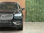 Volvo XC90 T8 AWD Recharge Ultimate Bright | Luchtvering | Trekhaak | 360 Camera | Head-Up Display | 455pk | Harman Kardon | Adaptieve Cruise Control | Stoelverwarming voor+achter | Stuurwielverwarming | Schuifdak | 20 Inch | Full LED Meesturende koplampen | Pilot Assist | BLIS Dode Hoek Detectie | Standkachel met Volvo On Call App | Alcantara hemelbekleding | Lederen handgrepen en zonnekleppen | Elektrische voorstoelen geheugen | Zitting verlenging voorstoelen | Lederen Dashboard | Google Infotainment | Keyless Drive | Parkeersensoren voor+achter | Privacy Glass | Elektrisch bedienbare achterklep | Geïntegreerde zongordijnen achterportieren | Geïntegreerd kinderzitje achterin | Verlichte instaplijsten | 7-Persoons | 4-Zone Climate Control | DAB Radio | Apple Carplay/Android Auto | Draadloos telefoon opladen | Volvo On Call met mobiele App functie | Onyx Black Metallic |