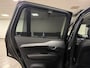 Volvo XC90 T8 AWD Recharge Ultimate Bright | Luchtvering | Trekhaak | 360 Camera | Head-Up Display | 455pk | Harman Kardon | Adaptieve Cruise Control | Stoelverwarming voor+achter | Stuurwielverwarming | Schuifdak | 20 Inch | Full LED Meesturende koplampen | Pilot Assist | BLIS Dode Hoek Detectie | Standkachel met Volvo On Call App | Alcantara hemelbekleding | Lederen handgrepen en zonnekleppen | Elektrische voorstoelen geheugen | Zitting verlenging voorstoelen | Lederen Dashboard | Google Infotainment | Keyless Drive | Parkeersensoren voor+achter | Privacy Glass | Elektrisch bedienbare achterklep | Geïntegreerde zongordijnen achterportieren | Geïntegreerd kinderzitje achterin | Verlichte instaplijsten | 7-Persoons | 4-Zone Climate Control | DAB Radio | Apple Carplay/Android Auto | Draadloos telefoon opladen | Volvo On Call met mobiele App functie | Onyx Black Metallic |