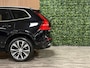 Volvo XC60 T6 AWD Recharge Ultimate Bright Long Range | Luchtvering | Trekhaak | Head-Up Display | Harman Kardon | Parkeercamera | Adaptieve Cruise Control | Stoelverwarming | Stuurwielverwarming | Schuifdak | Full LED Meesturende koplampen | Pilot Assist | Standkachel met Volvo On Call App | Elektrische voorstoelen geheugen | Lederen bekleding | Zitting verlenging voorstoelen | Lederen dashboard | 20 Inch | Google Infotainment | Keyless Drive | Parkeersensoren voor+achter | Elektrisch bedienbare achterklep | DAB Radio | Apple Carplay/Android Auto | Draadloos telefoon opladen | Volvo On Call met mobiele App functie | Onyx Black Metallic |